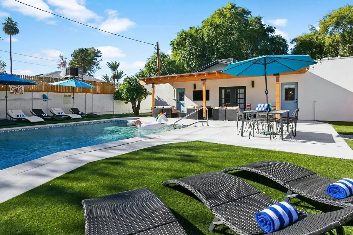 Phoenix The Entertainers Dream Villa 0*,
